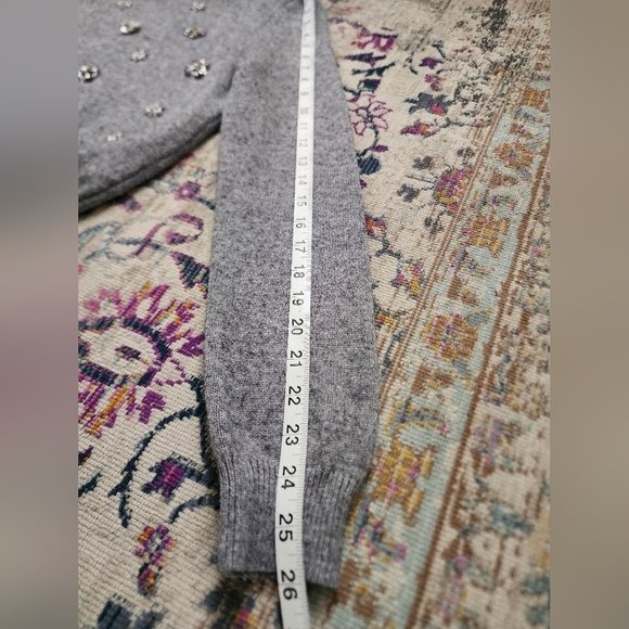 Forever 21, Women's Gray & Silver Sequin Long Sleeve Pullover Sweater, sz LG - Picture 9 of 13